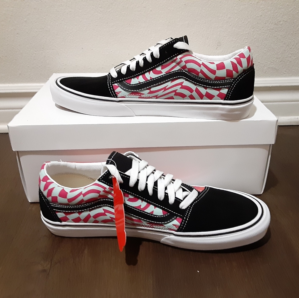 Vans - Picture 2 of 4